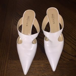 Alexander McQueen white pointy heels shoes 10
